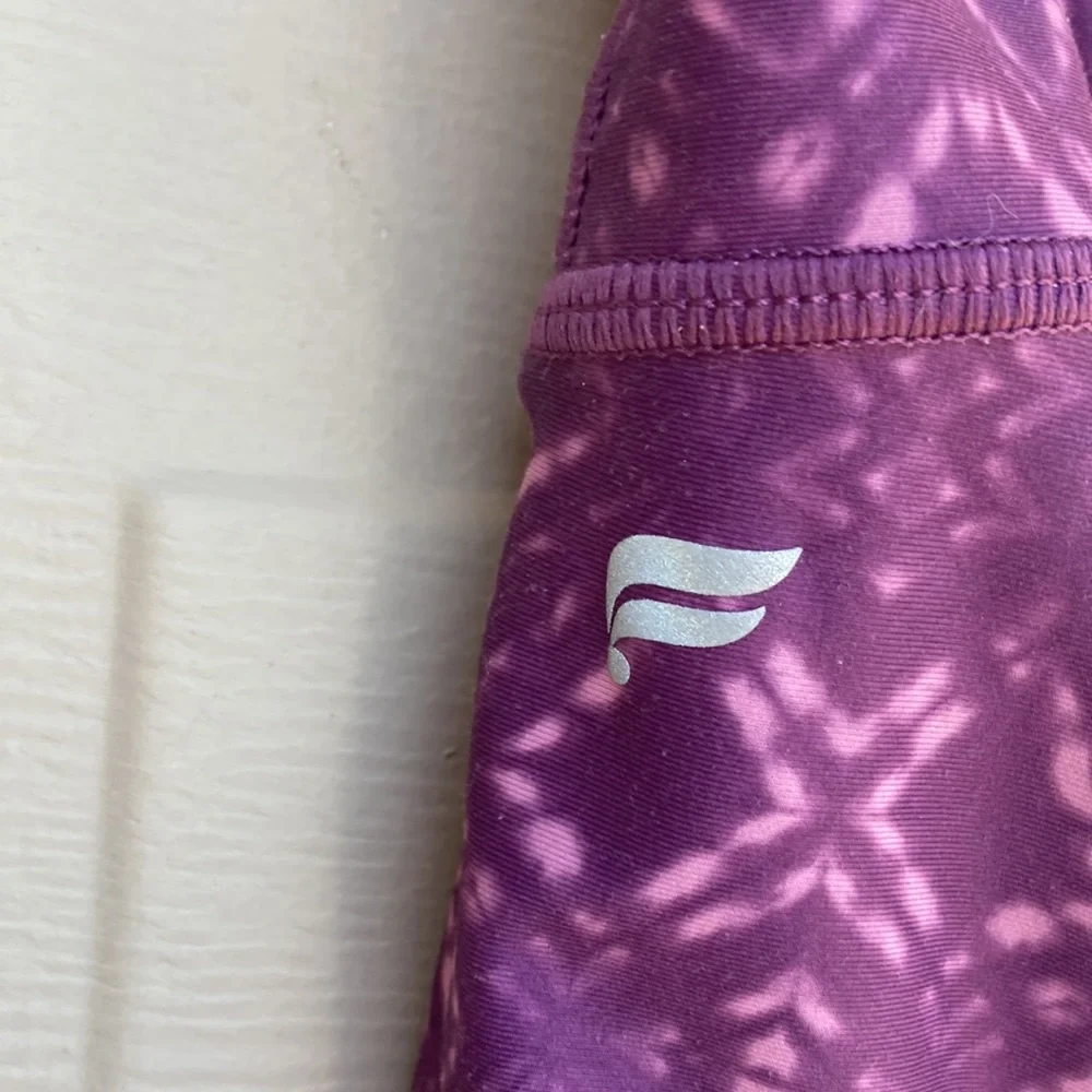 Women’s small super silky Capri workout pants - Picture 4 of 6